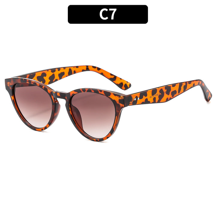 Vintage-Inspired Cat-Eye Sunglasses Elegant Style