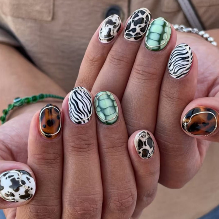 Nail art set with trendy animal patterns Stornfield