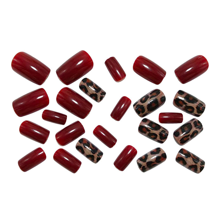 Nail polish with animal design Stornfield
