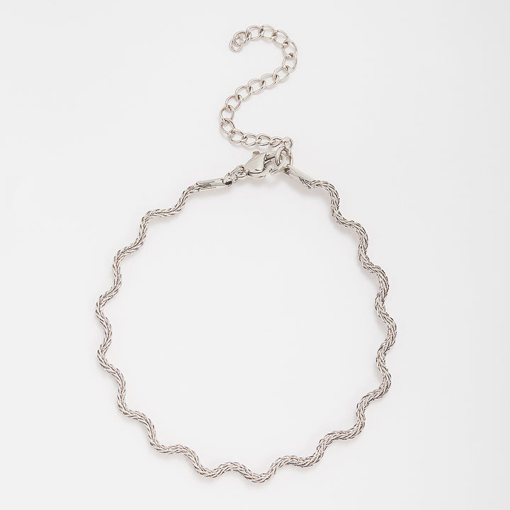 Elegant Wavy Chain Necklace Stornfield