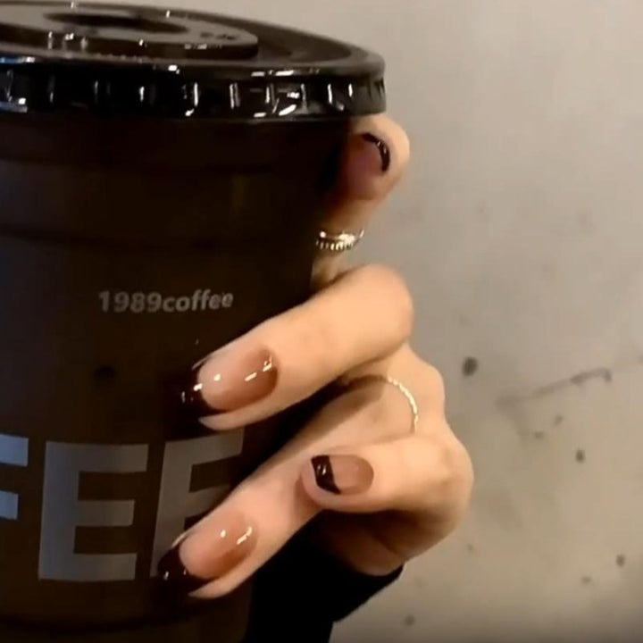 Artificial Nails in Modern French Look with Gloss Finish Stornfield