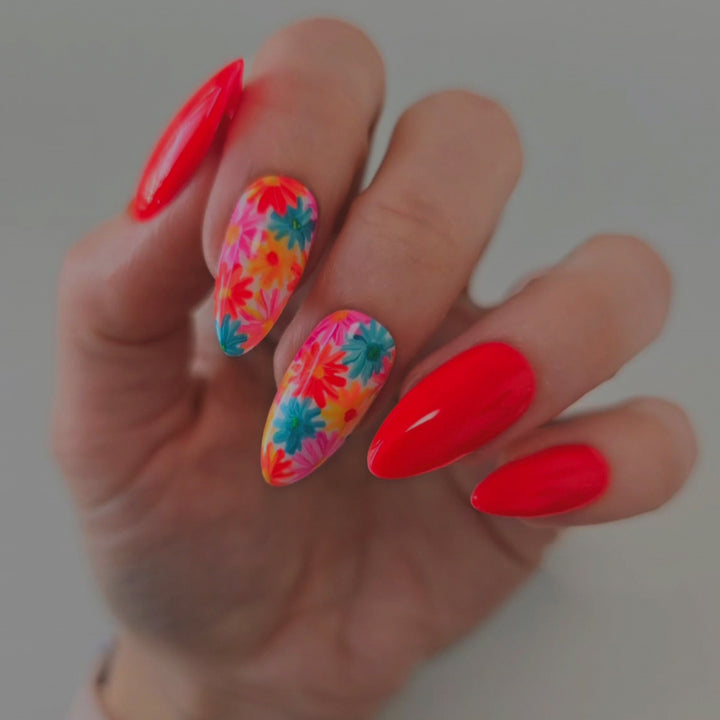 Artificial nails with Lively Flower Design Stornfield