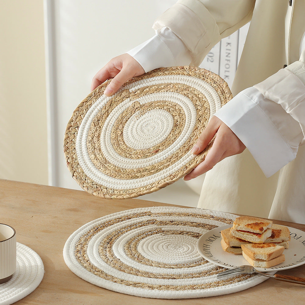 Braided round table mat made of cotton rope and sea grass with spiral structure Stornfield