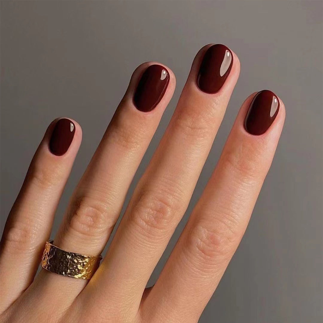 Elegant Nail Art with Gloss Finish Stornfield