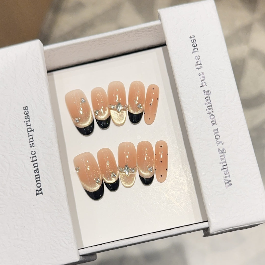 Artificial nails with Romantic Design Stornfield