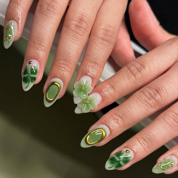 Nail art with botanical designs Stornfield