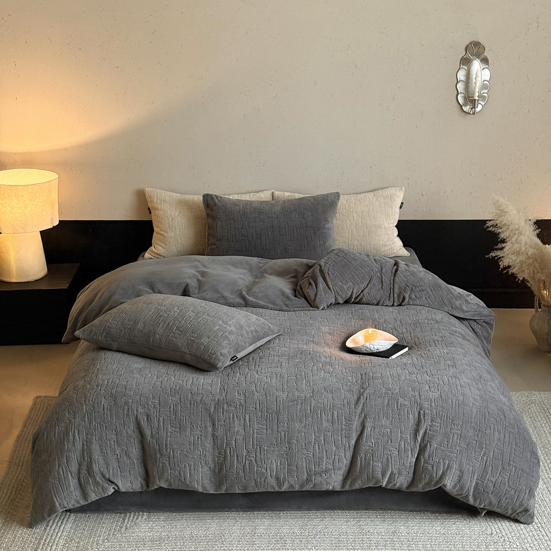 Structured linen-cotton bedding set with embossed relief quilting and extra soft feel
