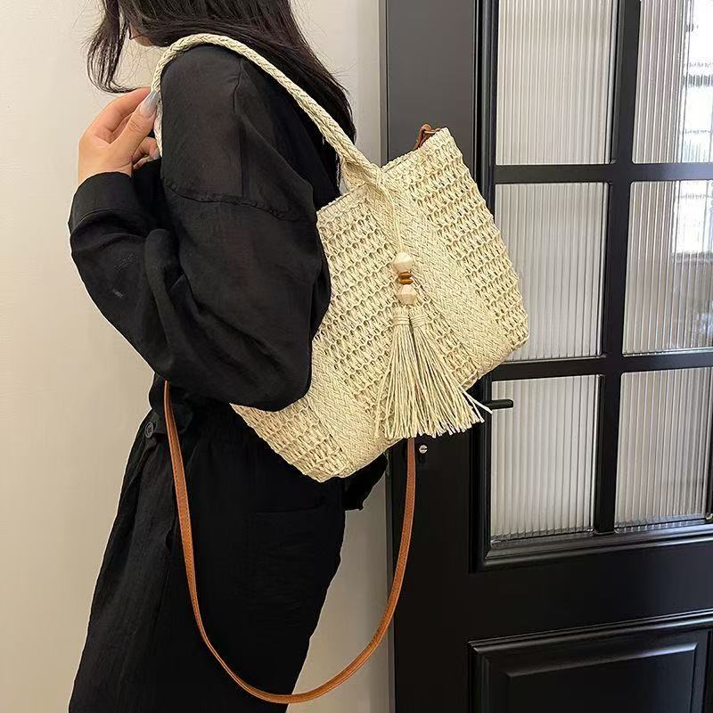 Braided tote bag with tassels and leather details Stornfield
