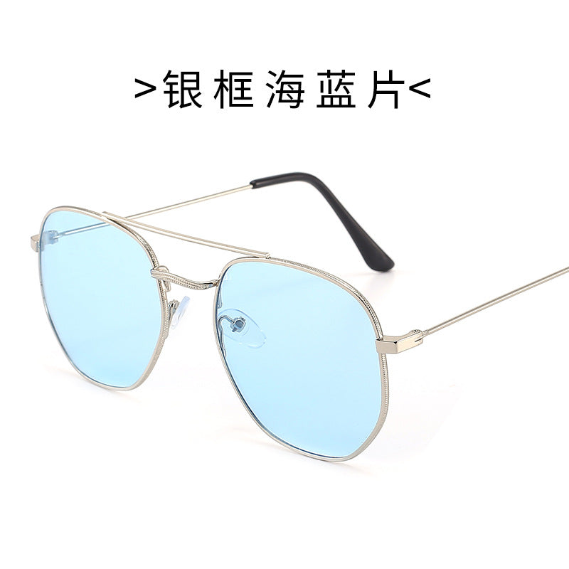 Ladies sunglasses with oval frame and protective gradient lens Stornfield