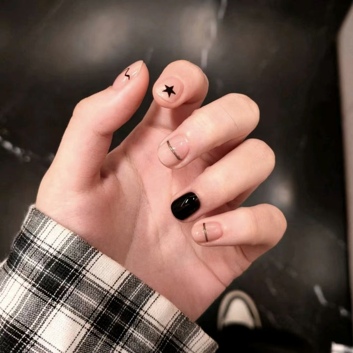 Trendy Graphic Nail Art Set Stornfield