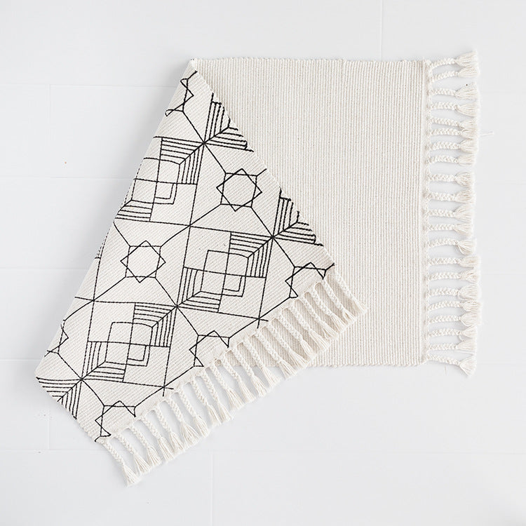 Flat-woven entrance runner made of cotton blend with geometric tile pattern and fringes Stornfield