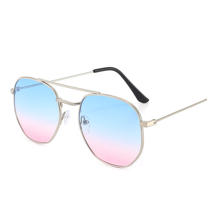 Ladies sunglasses with oval frame and protective gradient lens Stornfield
