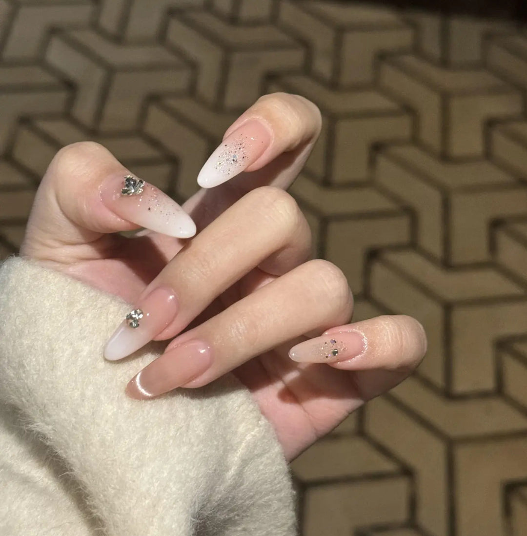 Artistic Character-Embellished Press-On Nails Stornfield