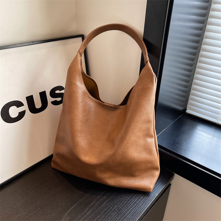 Minimalist Leather Tote Stornfield