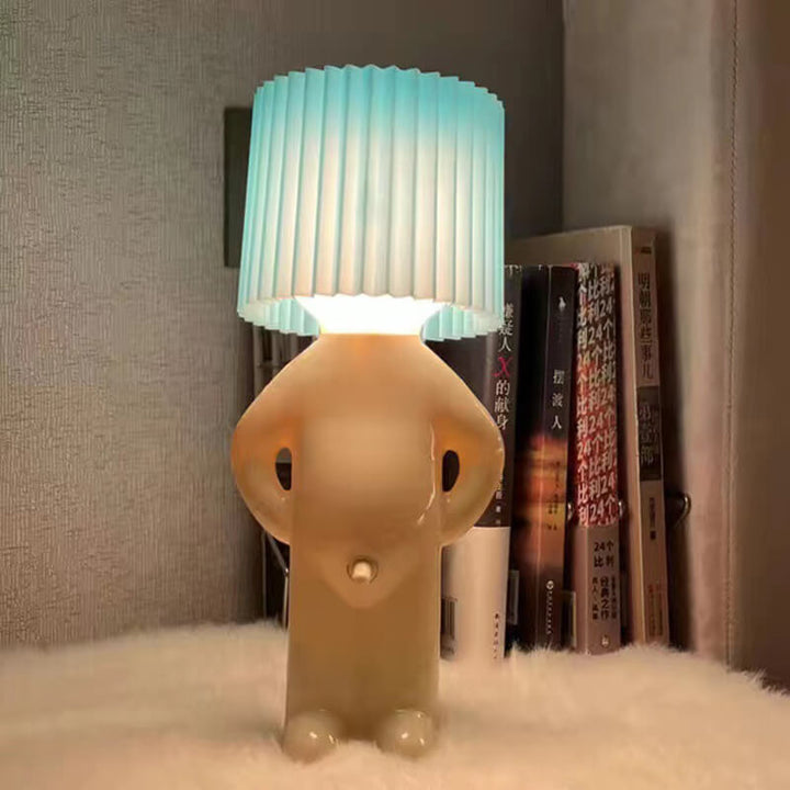 Stornfield | Petite lampe de table garçon désordonné