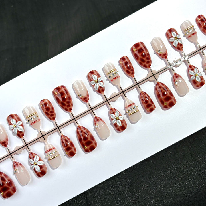 Elegant Polka Dot and Lace Press-On Nail Set