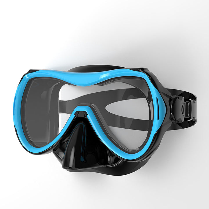 Diving mask with soft silicone edge and wide field of vision Stornfield