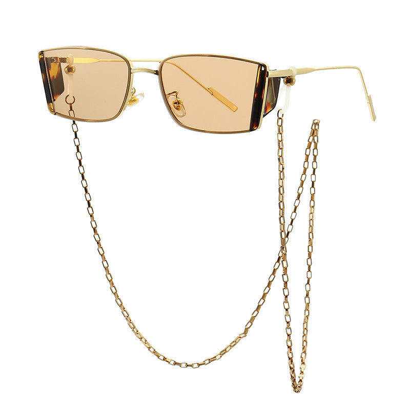 Fashionable Eyewear with Stylish Chain Stornfield