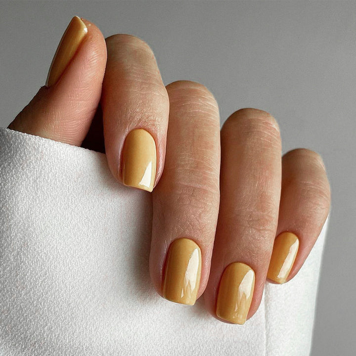 High-gloss nail art Stornfield