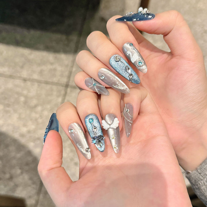 Decorative Glamourous Press-On Nail Art Set