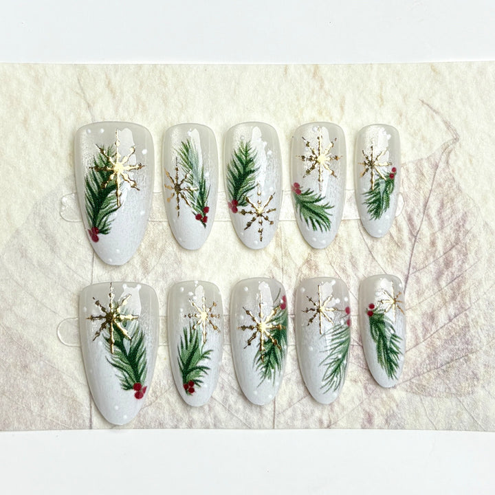 Festive Holiday-Themed Press-On Nails