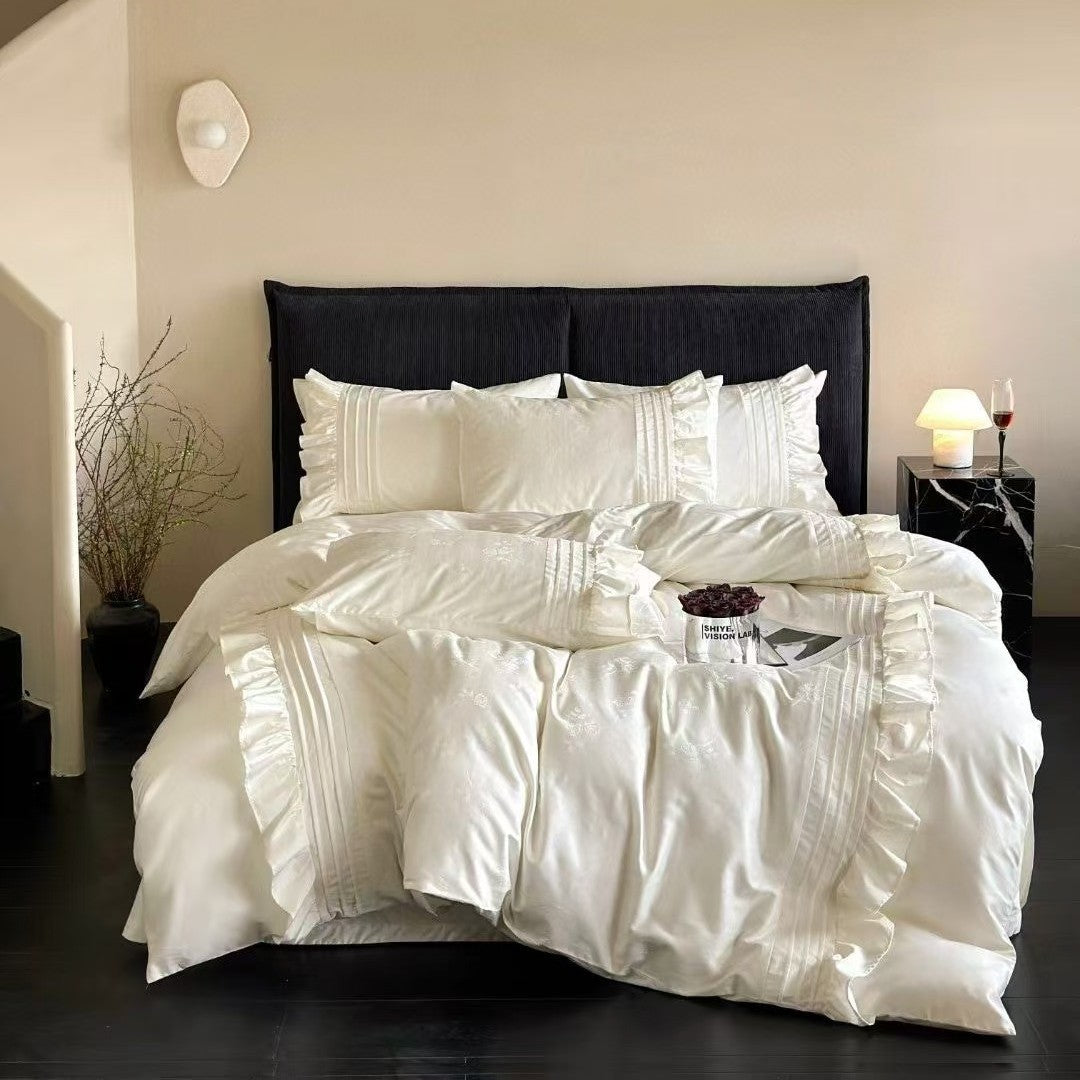 Bedding set with frill and fine jacquard texture