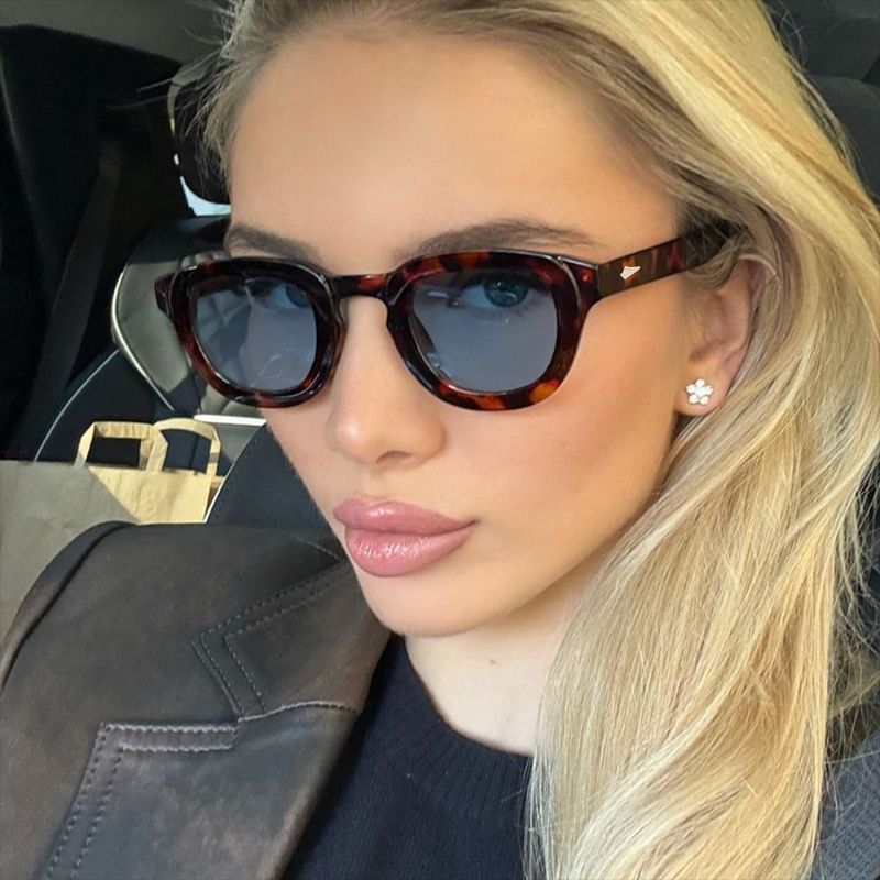 Women's stylish Cat-Eye sunglasses with elegant frame and polarized lenses Stornfield