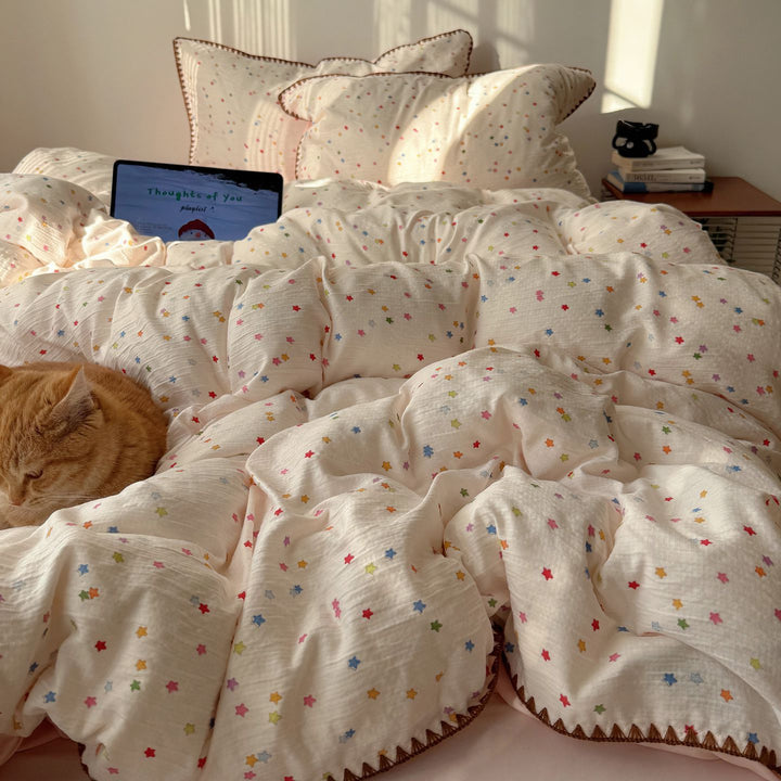 Star Patterned Quilted Bedding Set