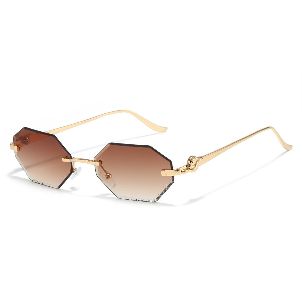 Fashion-Forward Angular Sunglasses Stornfield