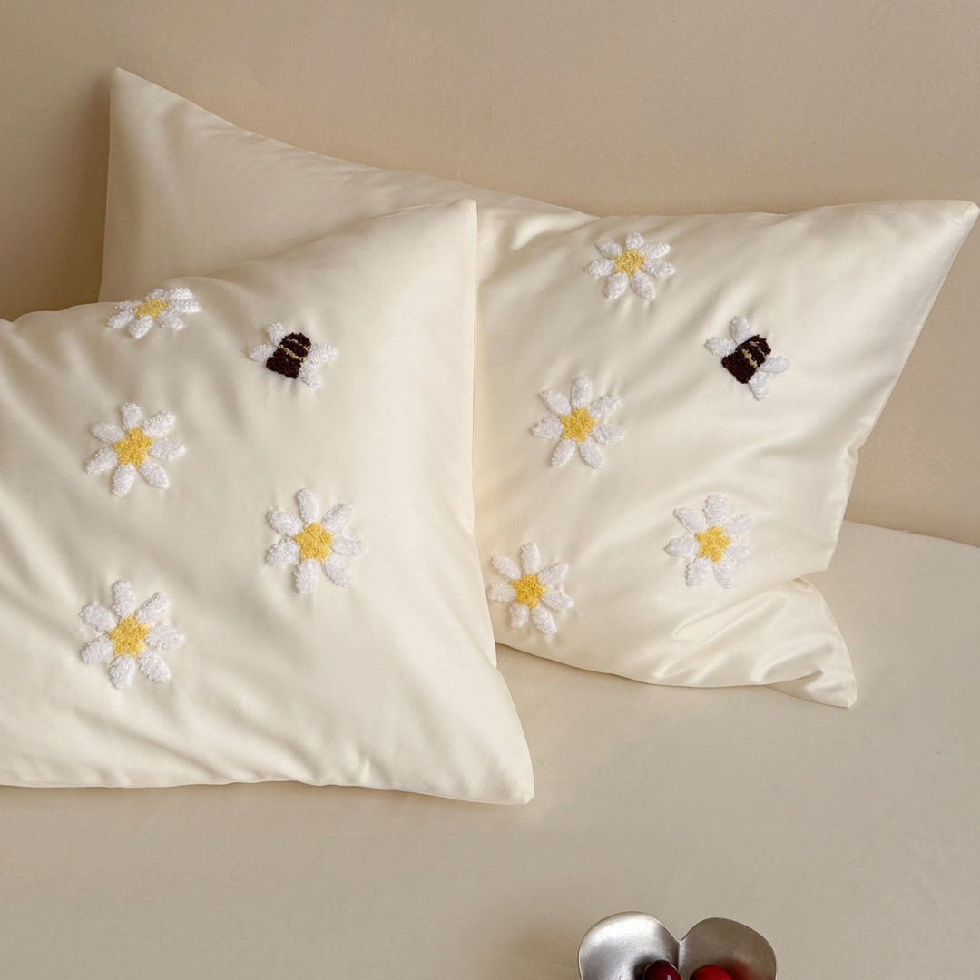 Hand-Embroidered Daisy and Bee Satin-Sateen Duvet Cover Set