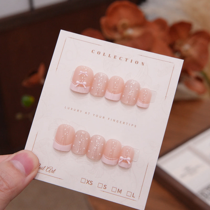 Luxury Press-On Nail Art with Elegant Design