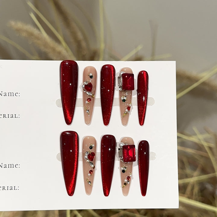 Glamorous Press-On Nail Set with Decorative Accents