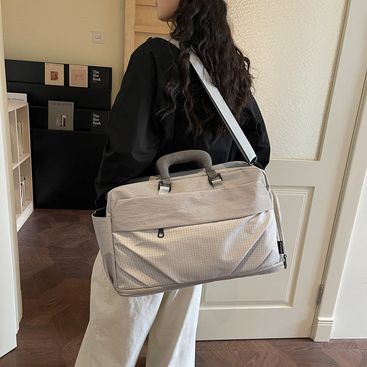 Functional travel bag with organizer compartments Stornfield
