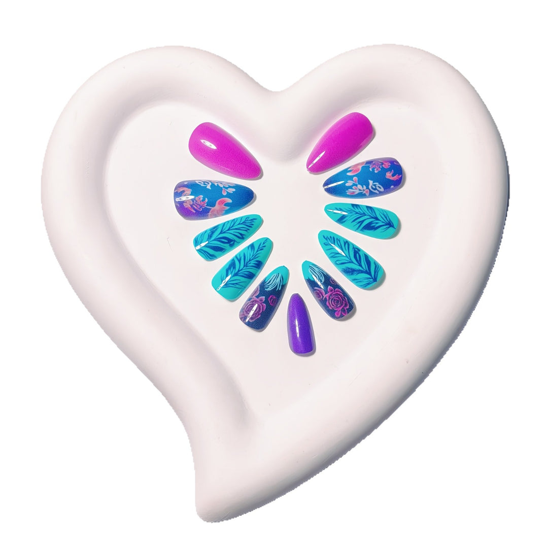 Artificial nails with floral designs Stornfield