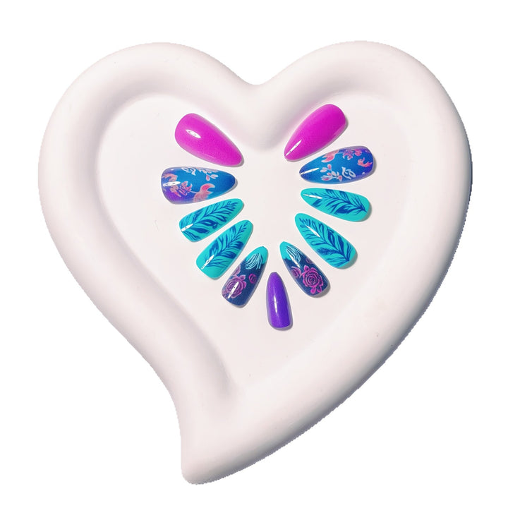 Artificial nails with floral designs Stornfield