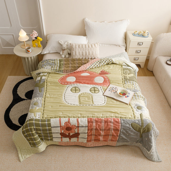 Quilted Cotton Bedding Comforter with Appliqué Bears