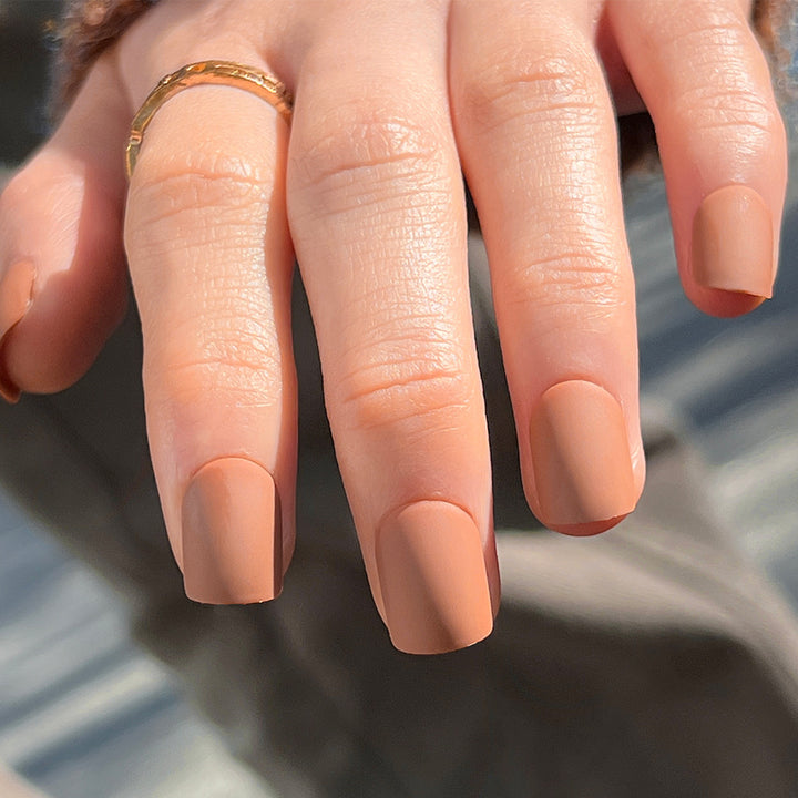 Artificial nail art with matte finish Stornfield