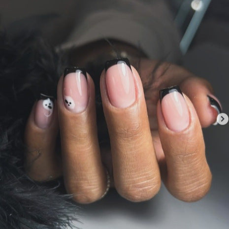 Artistic Ghost-Themed Press-On Nail Set Stornfield