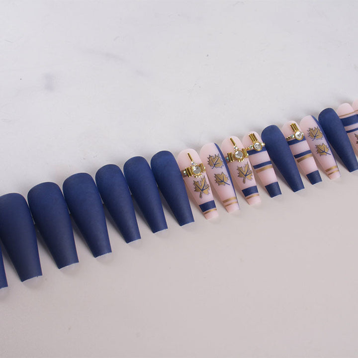 Artificial nail set with elegant leaf design and matte finish Stornfield