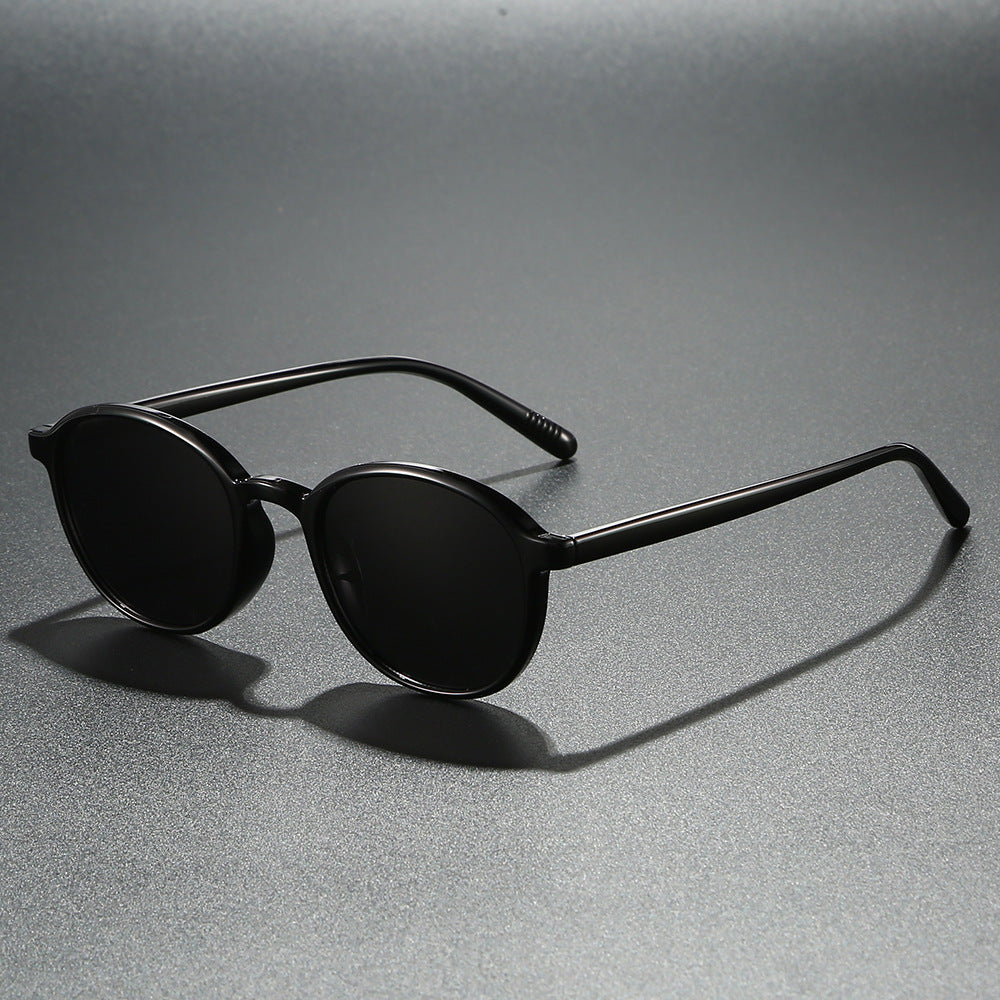 Ladies fashionable sunglasses in classic oval design Stornfield