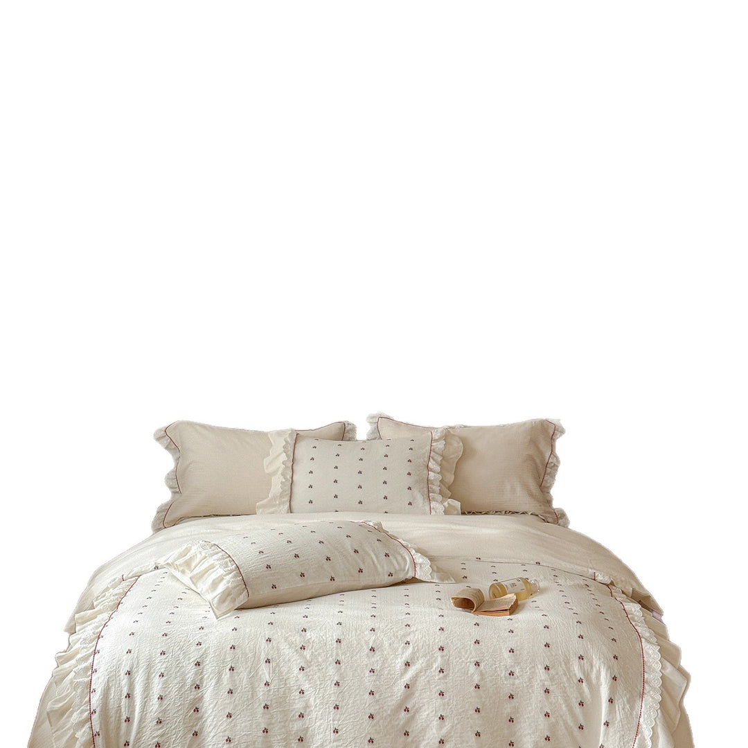 Bedding set made of cotton muslin with cherry embroidery and lace ruffle