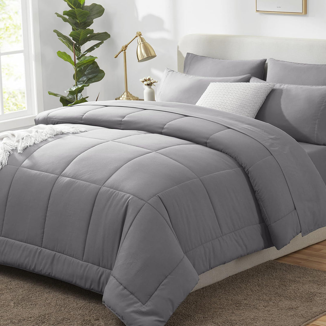 Women's quilted satin bedding set Stornfield