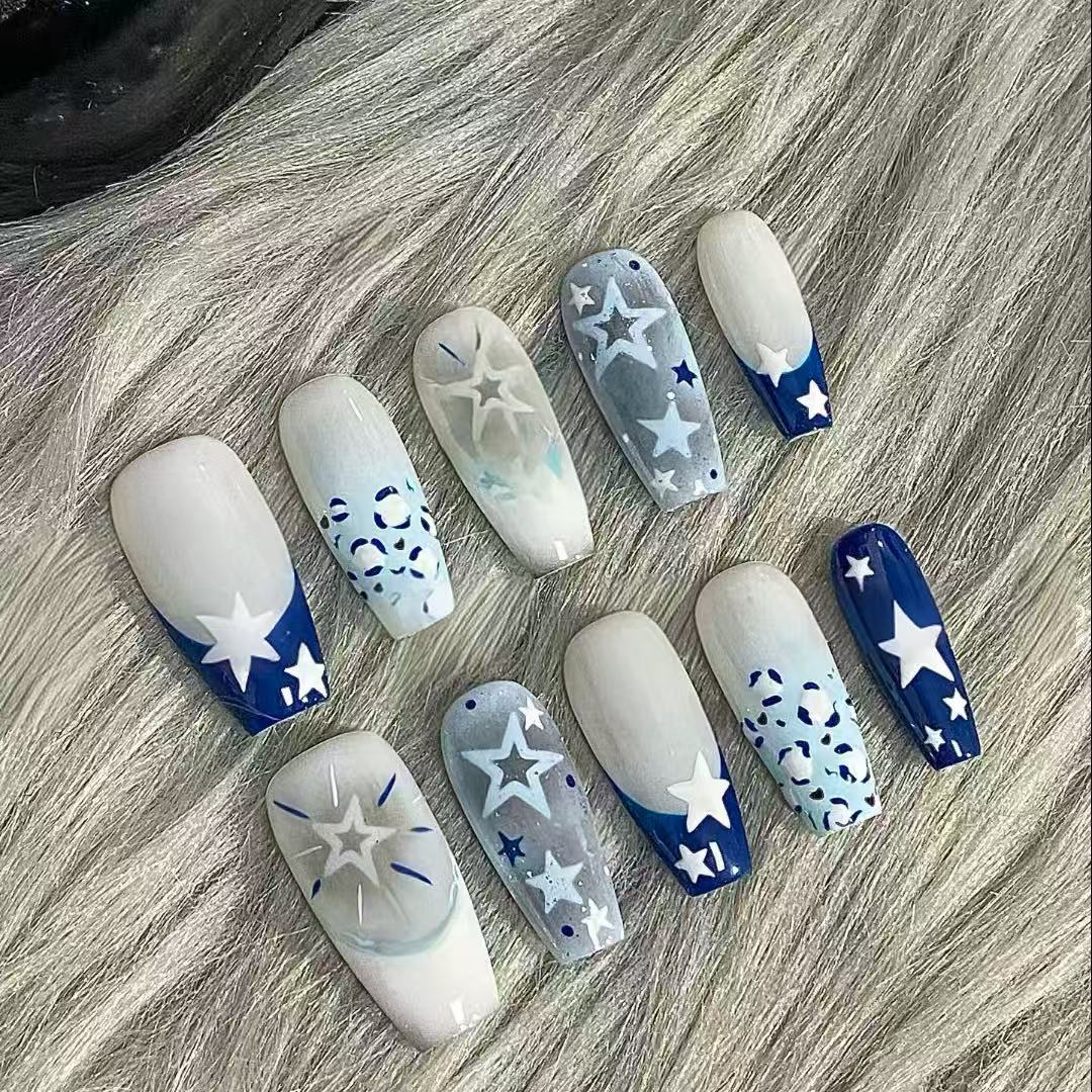 Whimsical Bear-Themed Press-On Nail Art Kit Stornfield