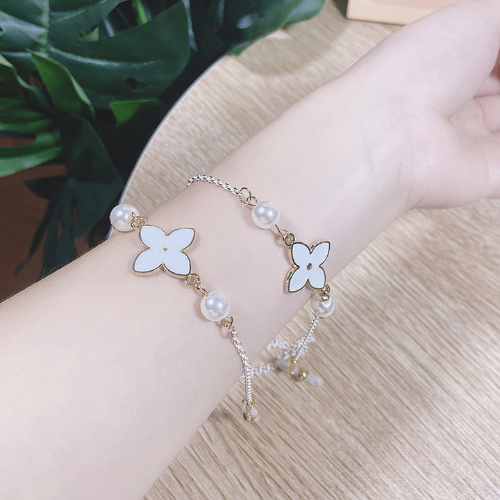 Elegant and Filigree Jewelry Band Stornfield