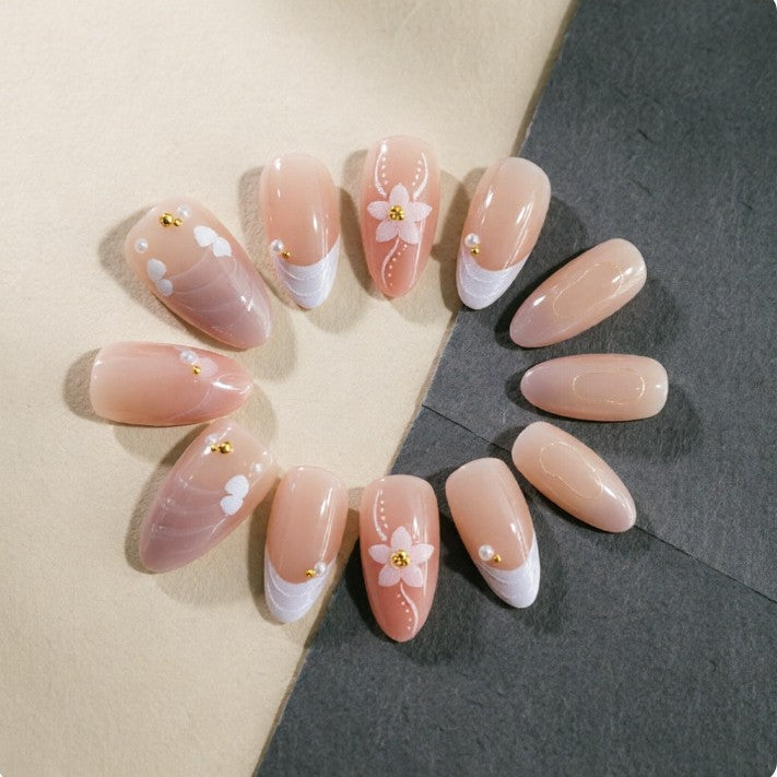 Artificial nails with floral details Stornfield