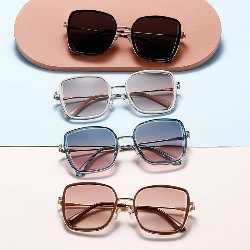 Women's Premium Sunglasses with Square Frame and Mirrored Lenses Stornfield