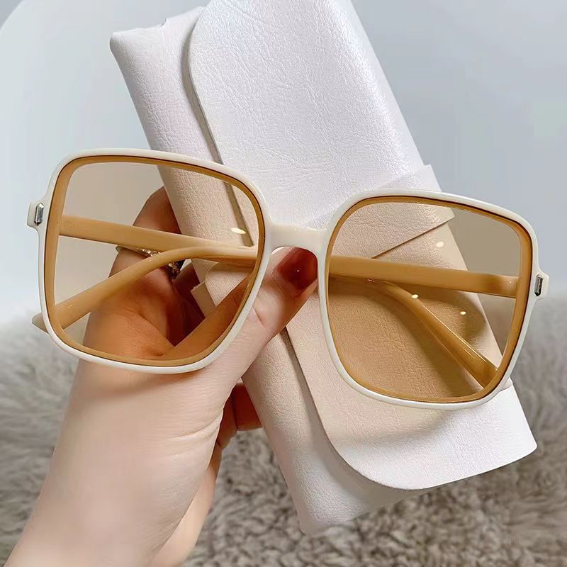 Women's square oversized sunglasses with integrated UV protection Stornfield