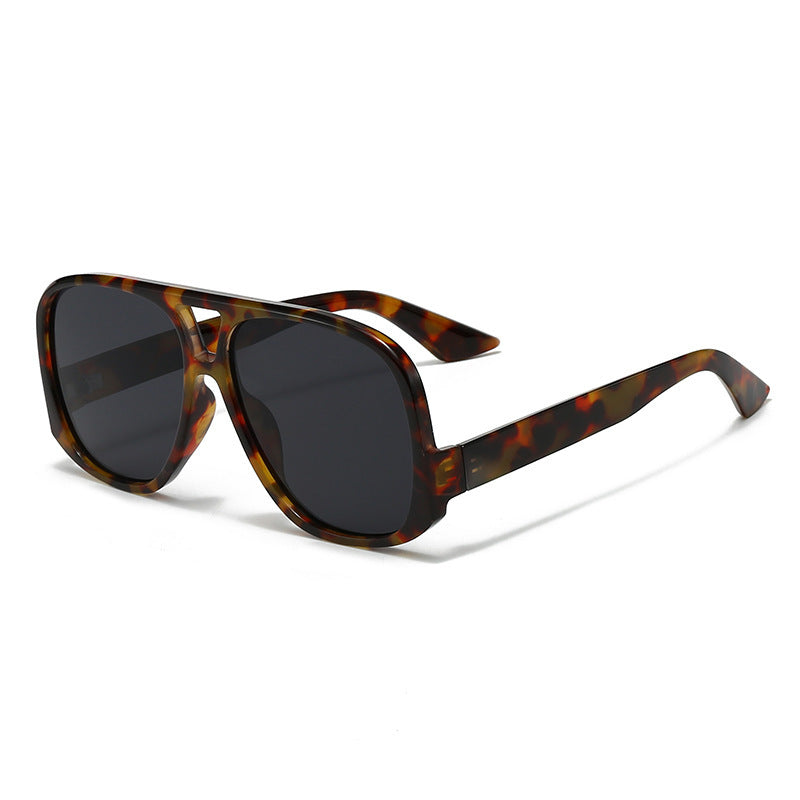Women trendy oversized sunglasses in modern tortoiseshell pattern Stornfield