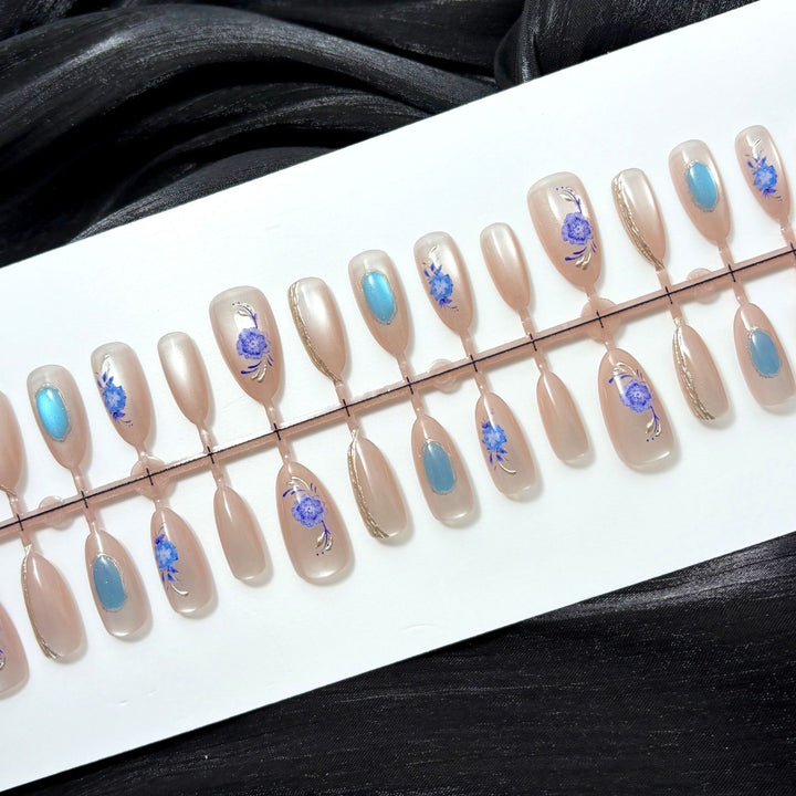 Elegant Floral-Designed Press-On Nails