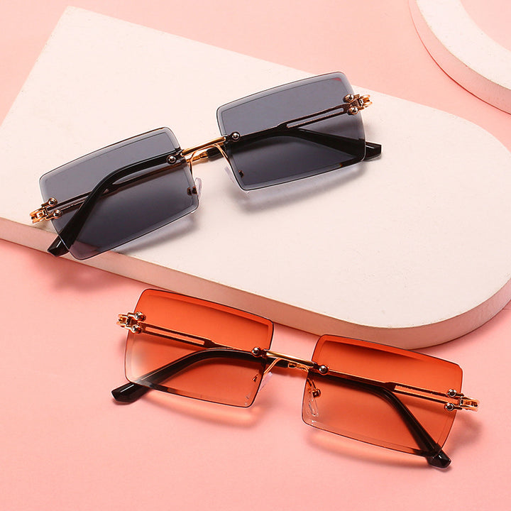 Women's stylish sunglasses with unique rectangular frame and sparkling details Stornfield